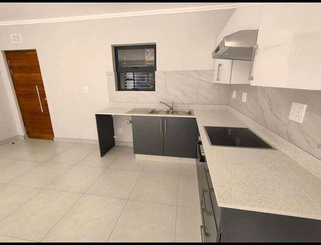 2 BEDROOM APARTMENT FOR SALE IN UMHLANGA RIDGE